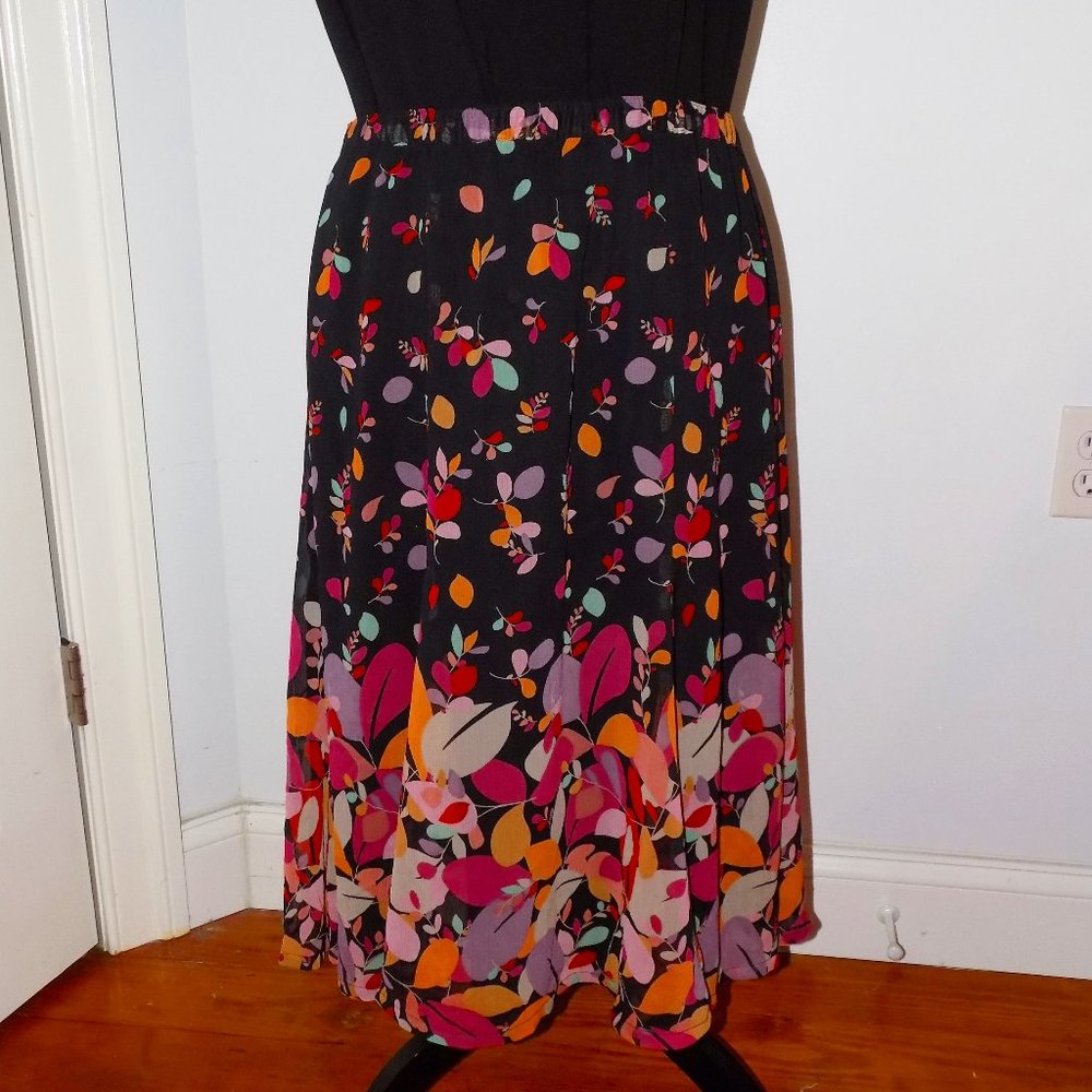 Black and Floral Skirt Size Xl